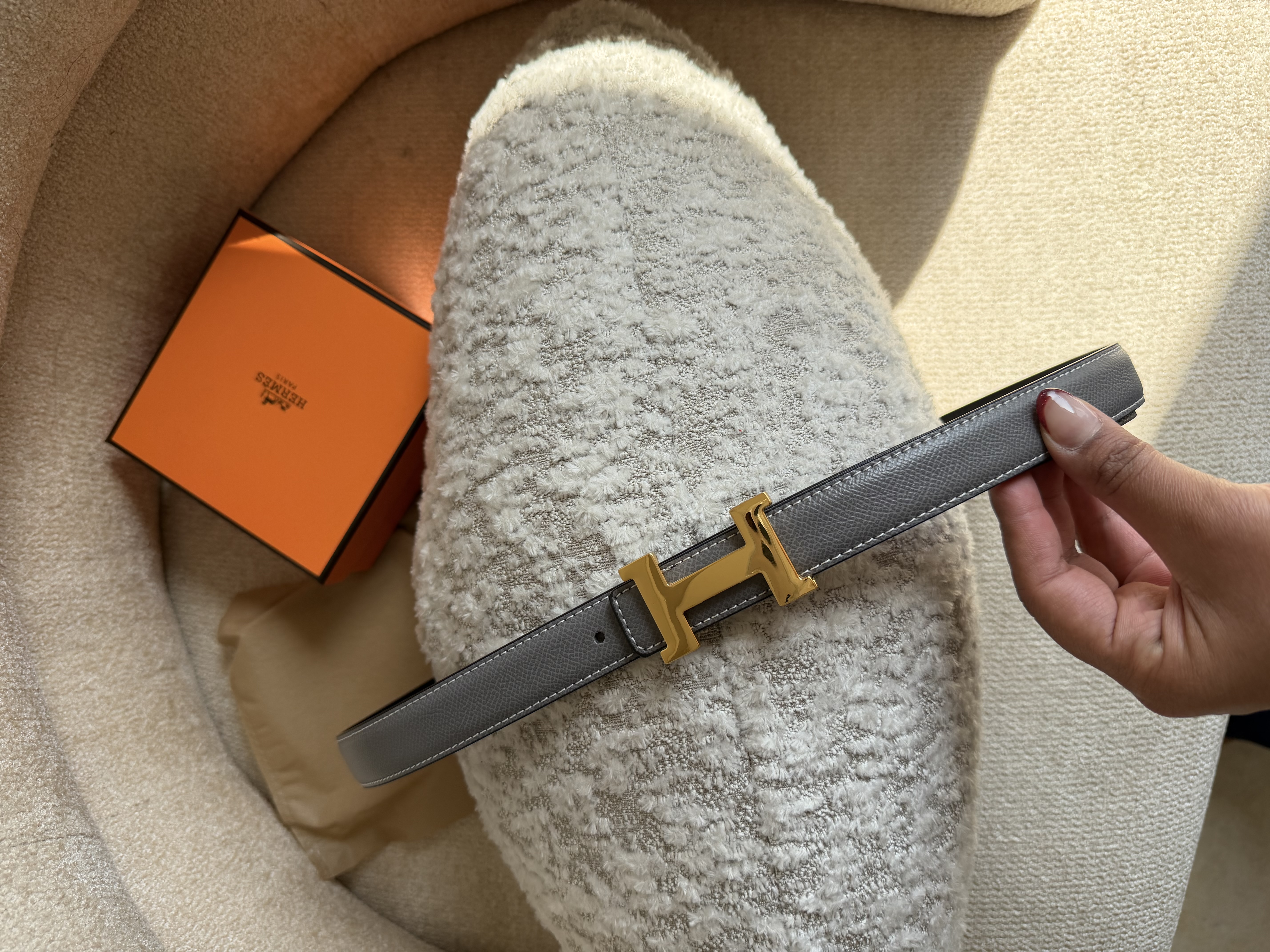 کمربند  زنانه برند هرمس دو رو رنگ  طوسی